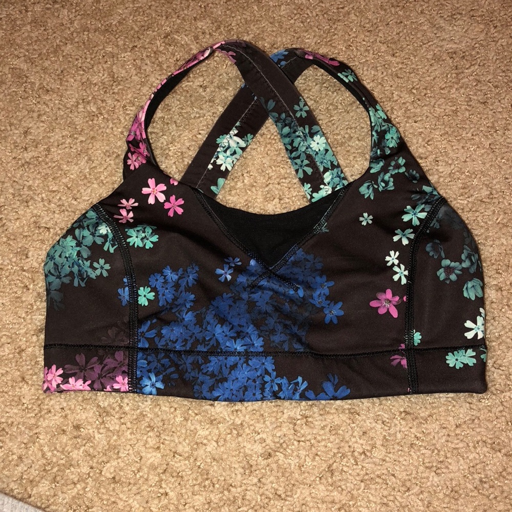 Lululemon sports bra